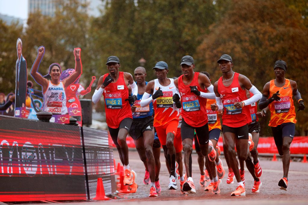 Eliud Kipchoge of Kenya, third left, was the overwhelming pre-race favourite but could only manage eighth ©Getty Images