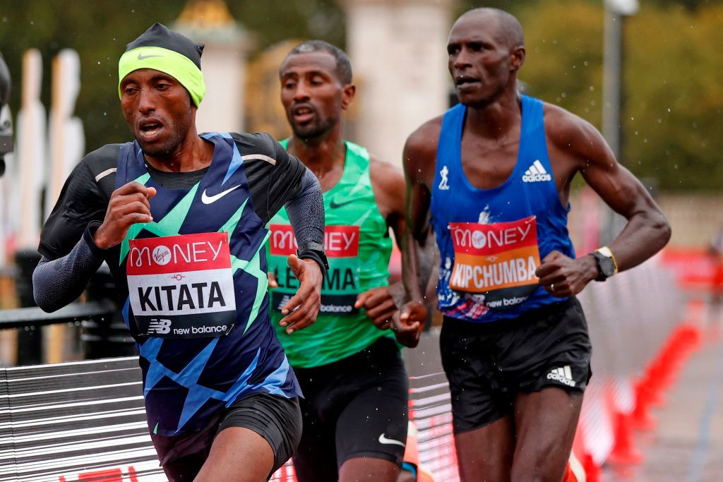 Shura Kitata broke free of the chasing pack on the home stretch to secure his first London Marathon win ©Getty Images