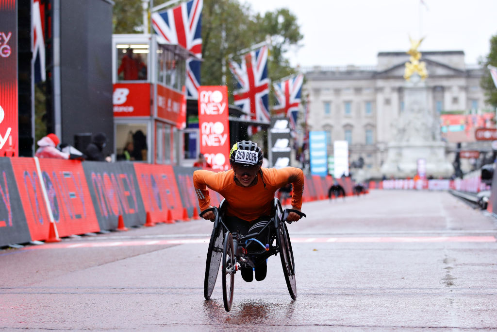 Dutch racer Nikita den Boer left the rest of the field in her wake to win the women's wheelchair race ©Getty Images