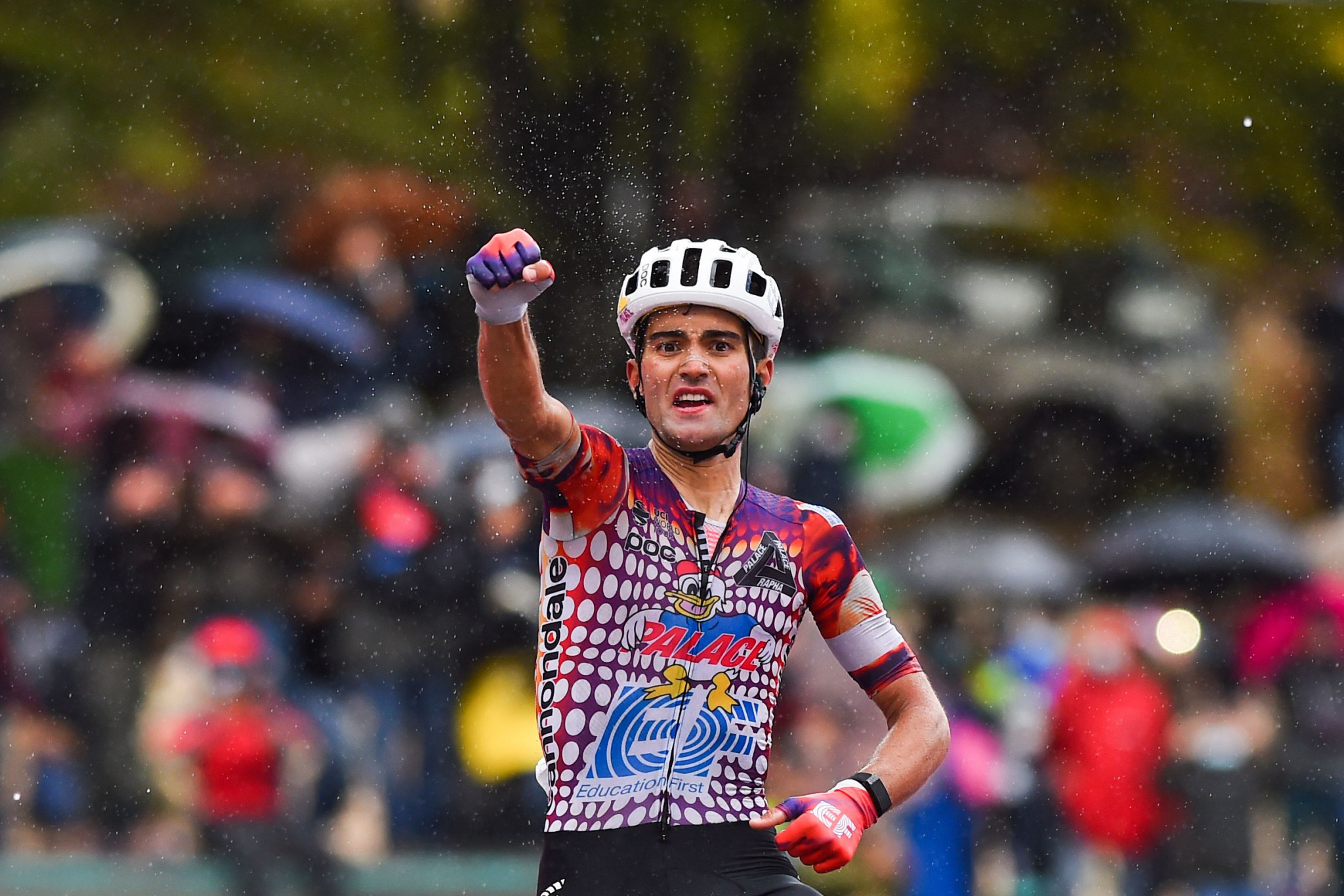 Guerreiro wins first Grand Tour stage as Almeida's Giro lead cut
