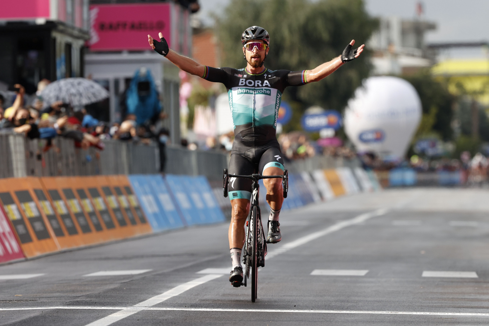 Sagan solos to win first Giro d'Italia stage after attack from breakaway