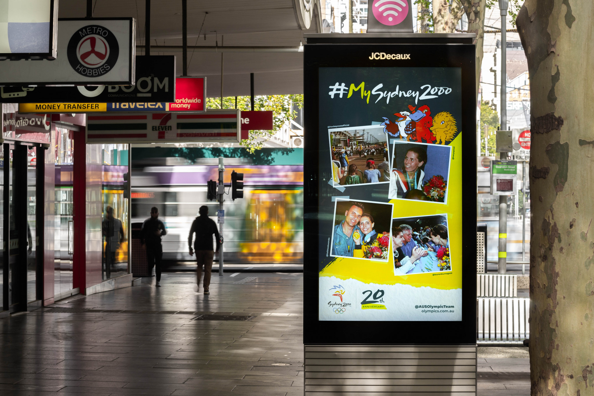 The AOC and JCDecaux partnered on a social campaign to mark the 20th anniversary of Sydney 2000 ©AOC