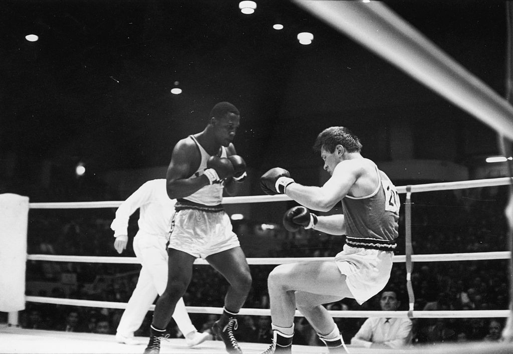 Joe Frazier, left, won Olympic boxing gold at the Tokyo 1964 Games ©Getty Images