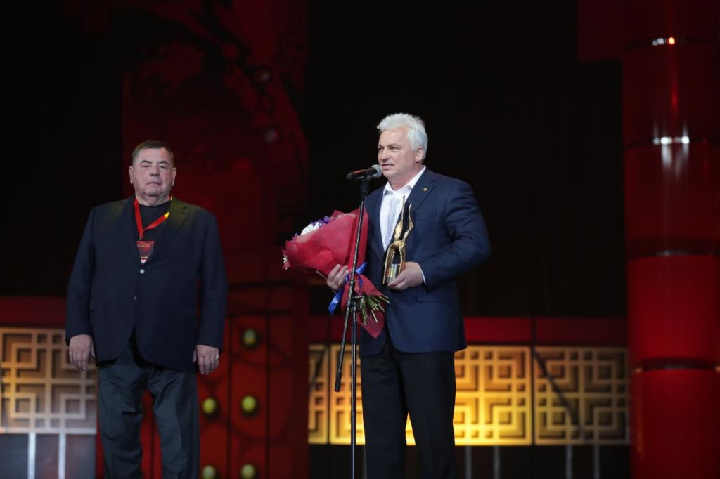  Sergey Eliseev has been honoured with a golden belt award ©FIAS