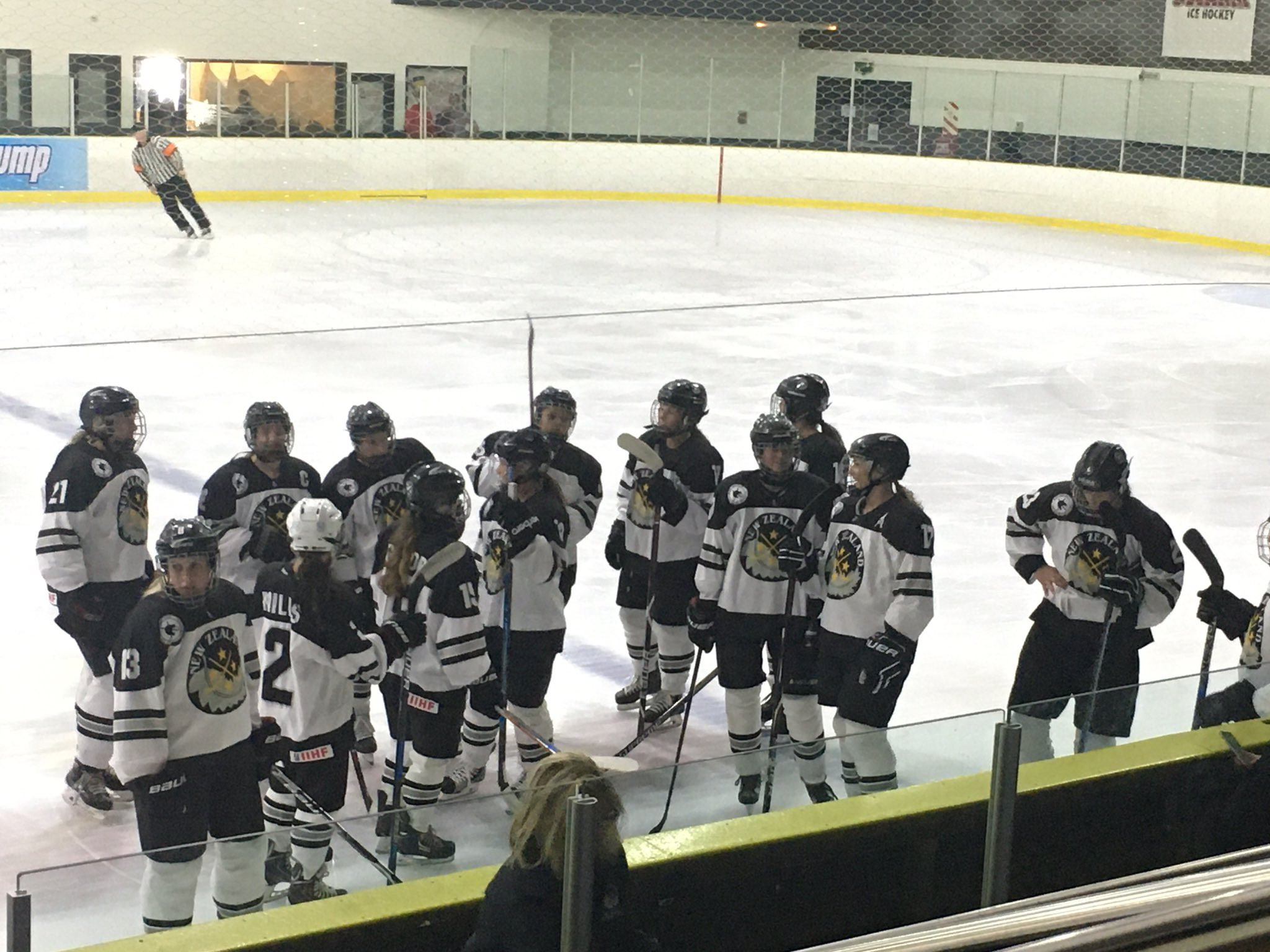 New Zealand's women's ice hockey team has withdrawn from the World Championship ©Twitter/@Colin_A_Surfer
