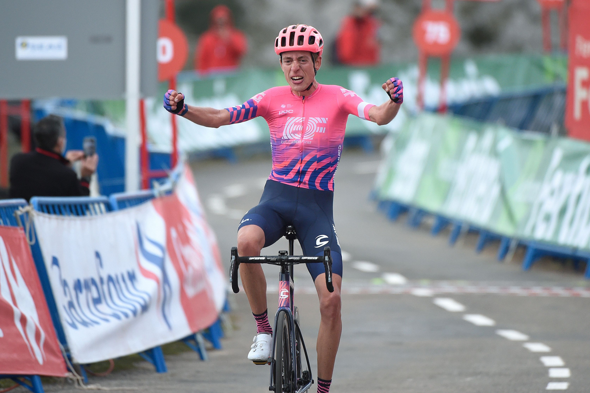 Carthy wins stage 12 as Carapaz regains Vuelta a España race lead