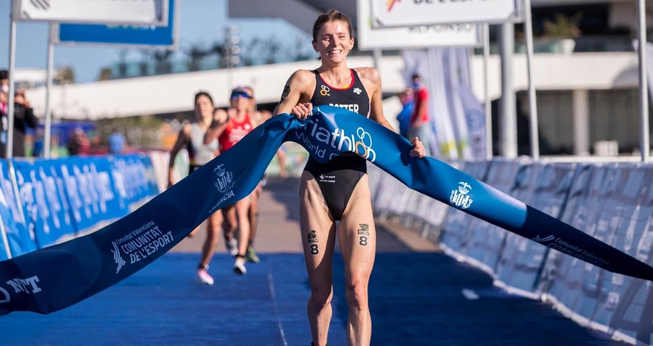 Britain's Beth Potter secured her first Triathlon World Cup victory in the women's race ©World Triathlon