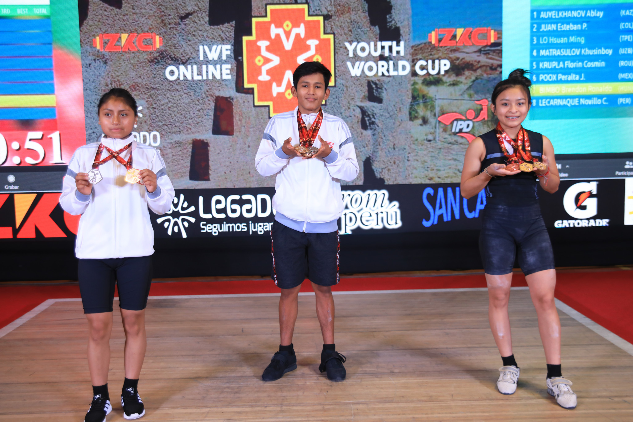 Peru's three young stars won five gold medals between them ©Peru Weightlifting