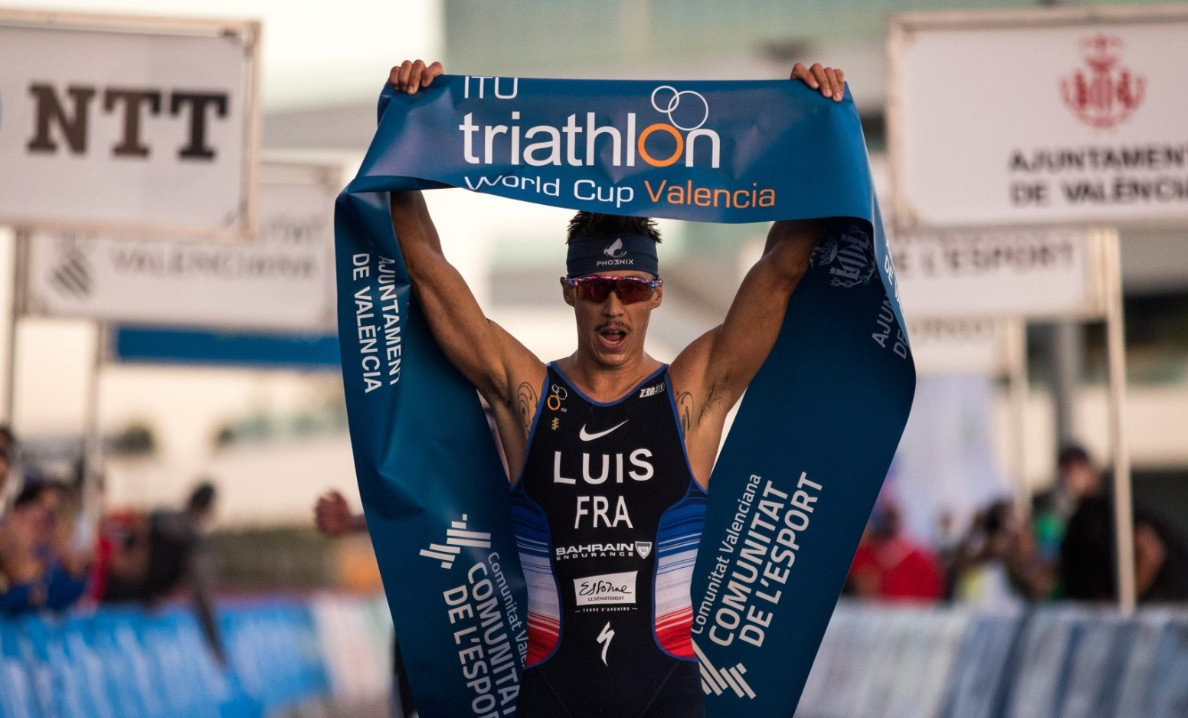 World champion Vincent Luis triumphed in the men's race in Valencia last week ©World Triathlon