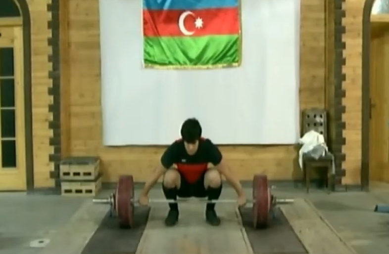He successfully held off the challenge from Azerbaijan's Ali Shukurlu ©IWF