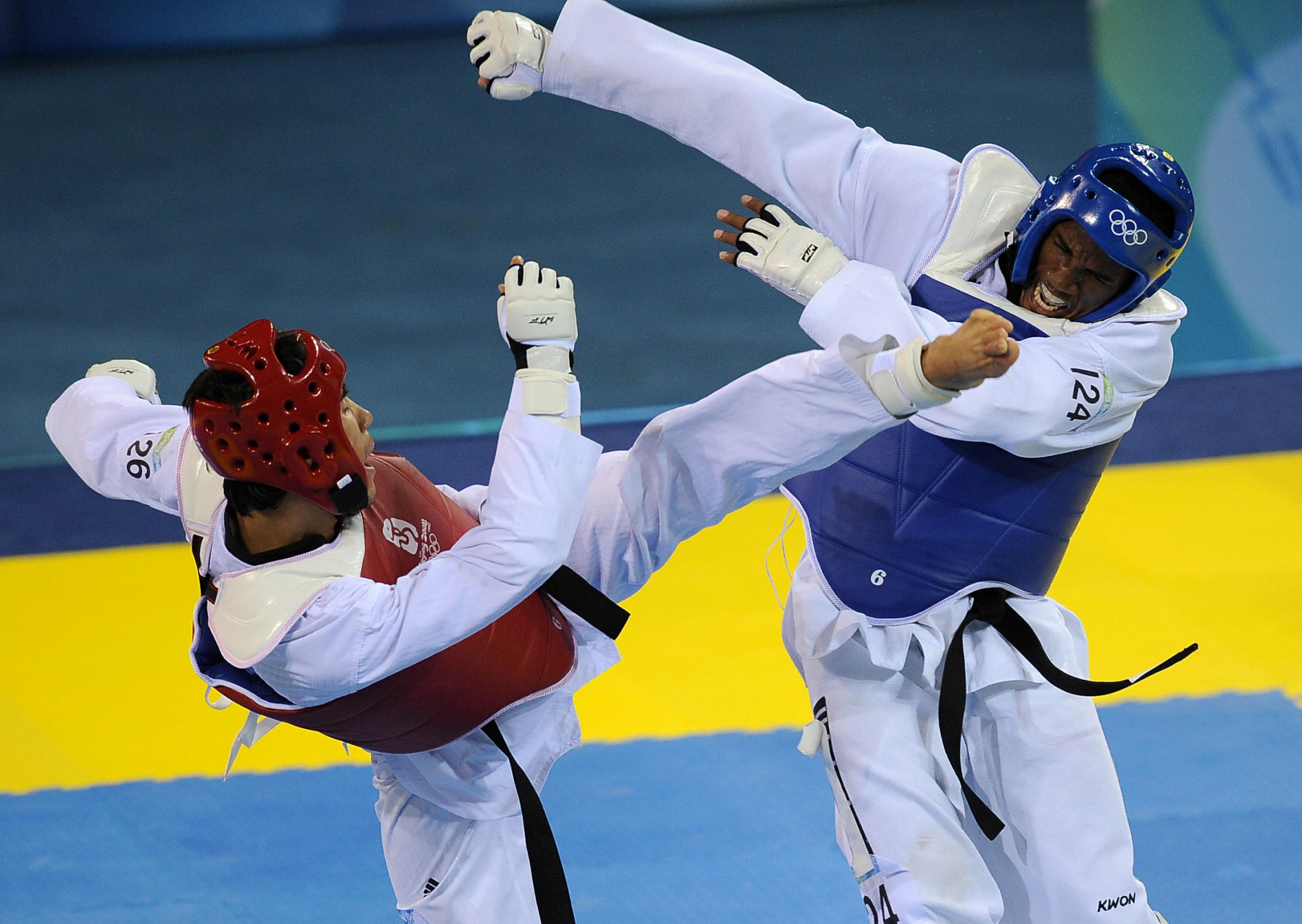 Chika Chukwumerije, in blue, is Nigeria's only Olympic taekwondo medallist, having won a bronze at Beijing 2008 ©Getty Images