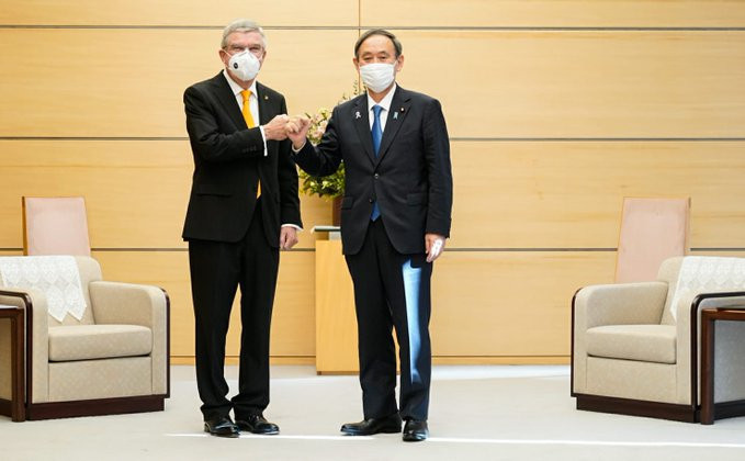 IOC President Thomas Bach met with Japan's Prime Minister Yoshihide Suga during his visit to Tokyo ©IOC