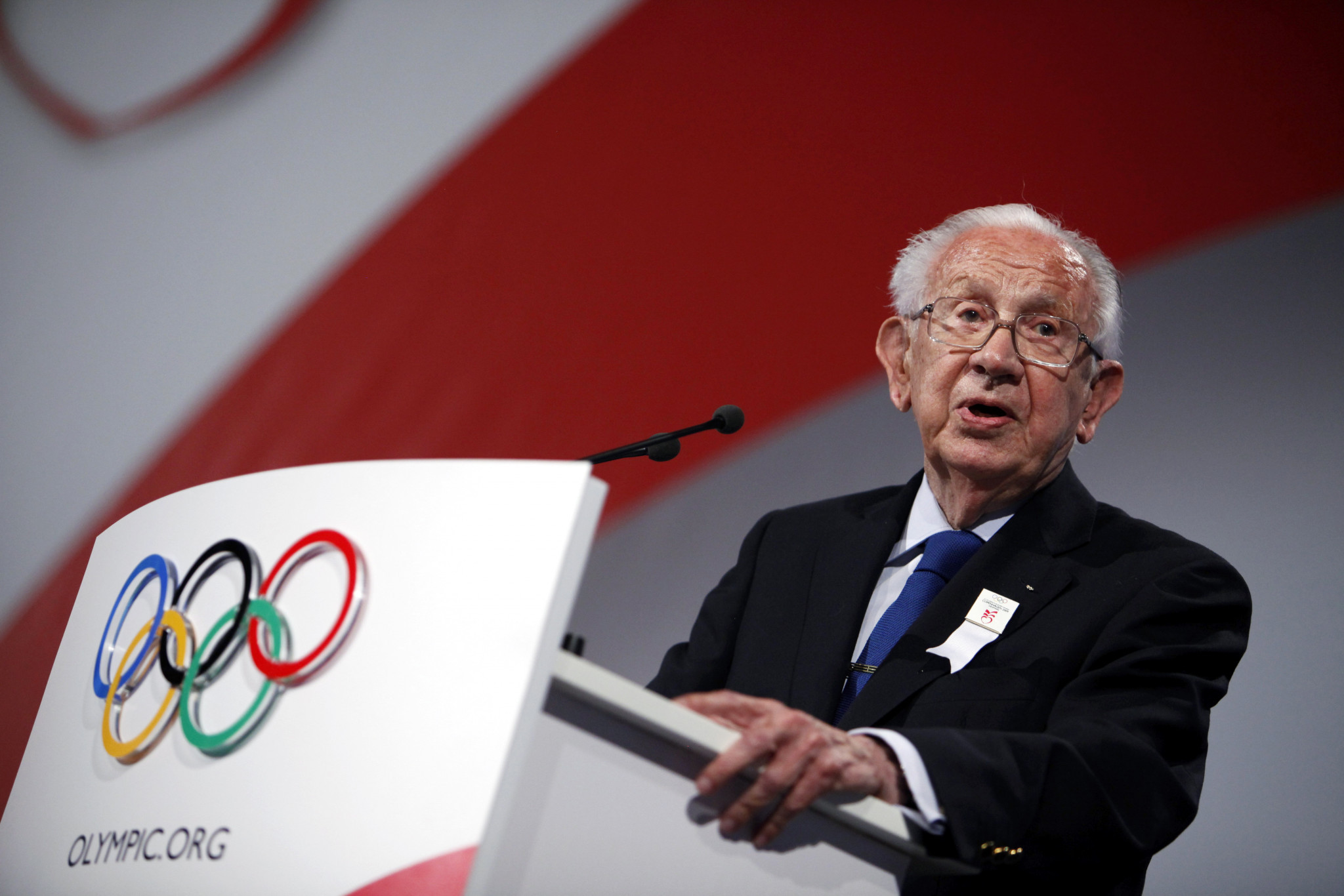 Former IOC President Juan Antonio Samaranch became one of the most travelled sports administrators ©Getty Images