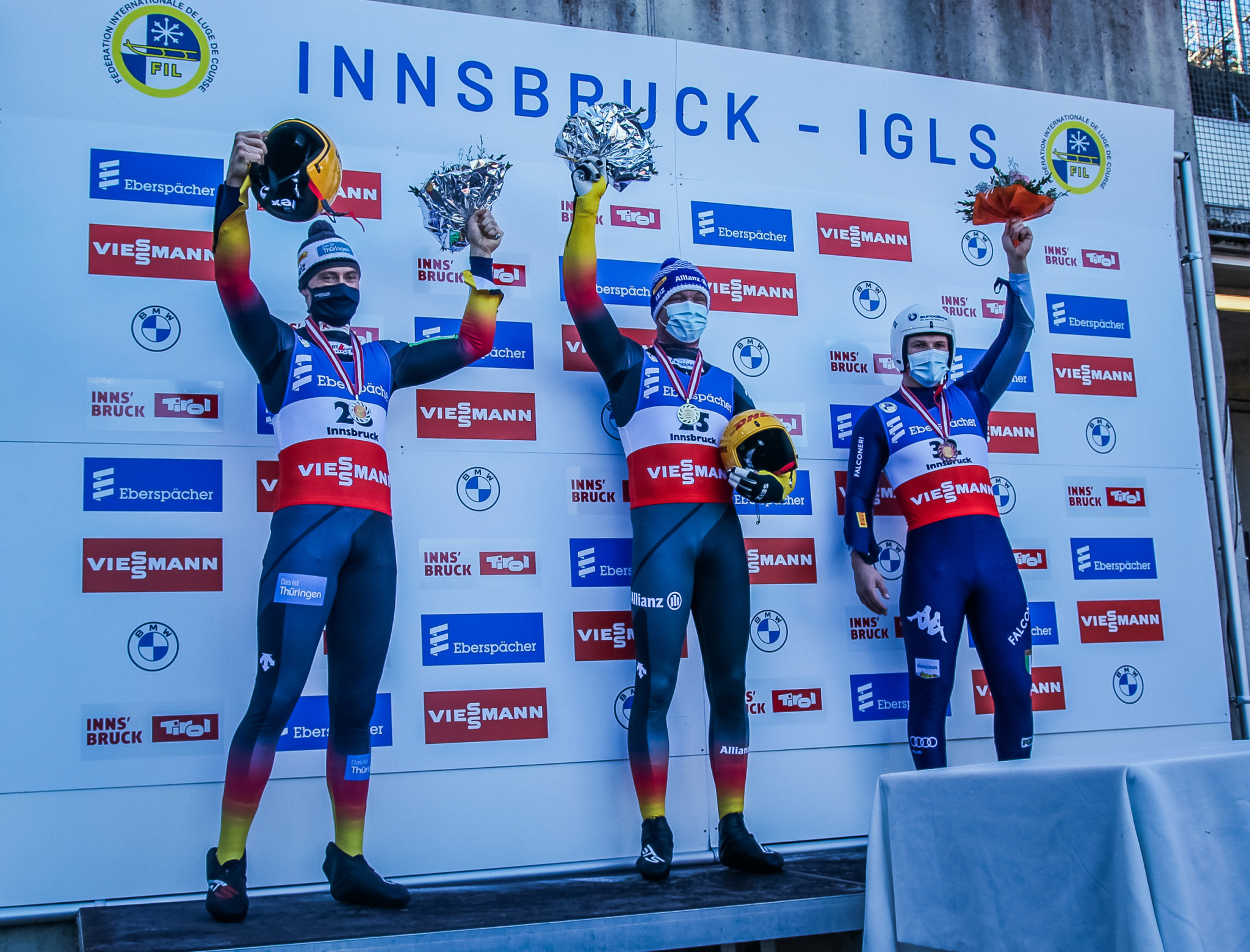 Felix Loch produced a dominant display on his way to victory in the men's singles at the FIL World Cup opener in Innsbruck-Igls ©FIL