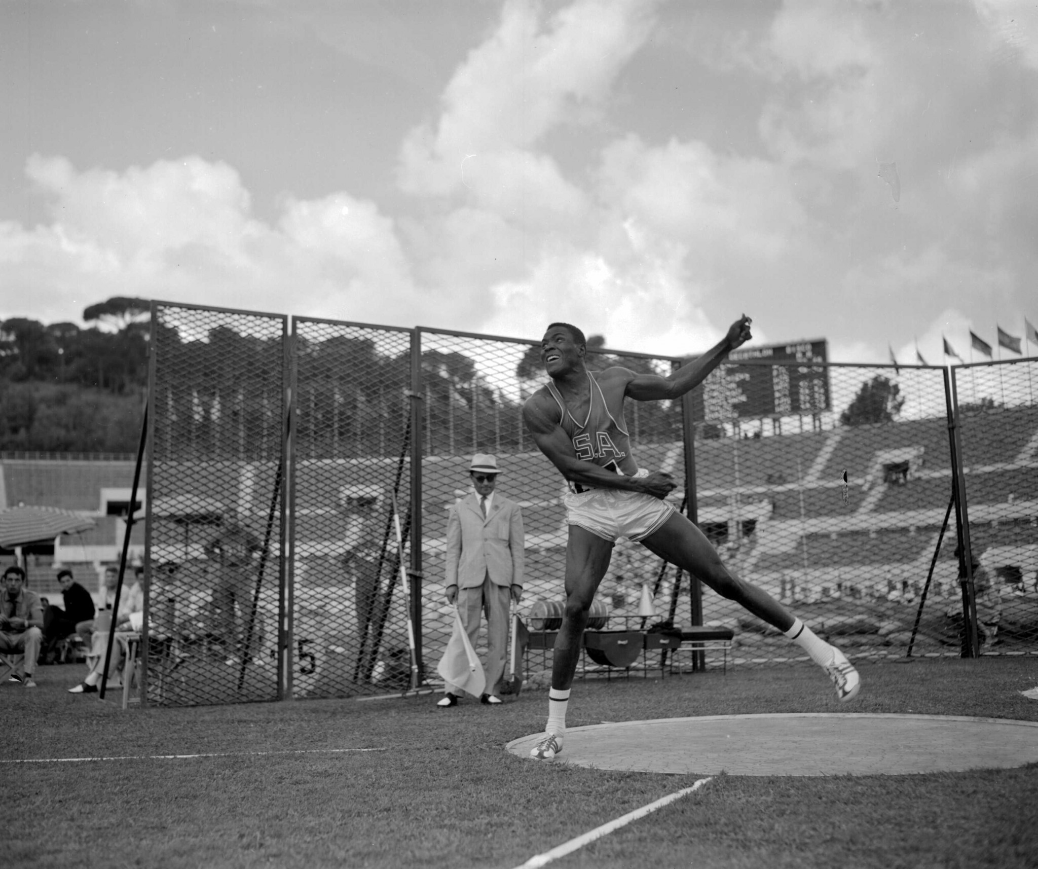 Rafer Johnson won decathlon gold at Rome 1960 ©Getty Images