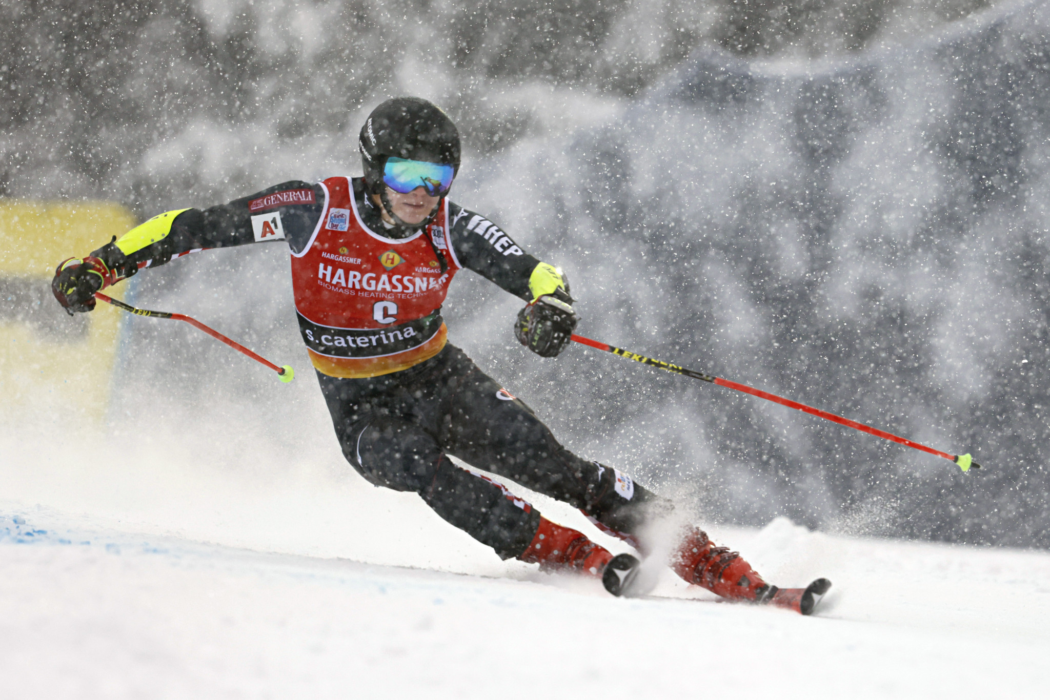 Filip Zubčić battled through heavy snow to win the men's giant slalom race in Santa Caterina ©Getty Images