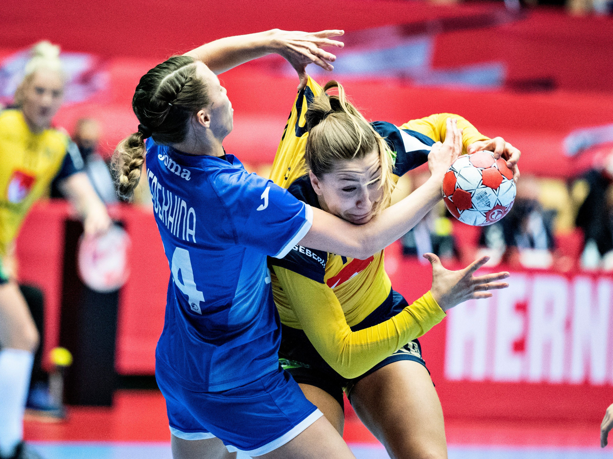 Czech Republic eliminated from European Women's Handball Championship after late loss to Spain