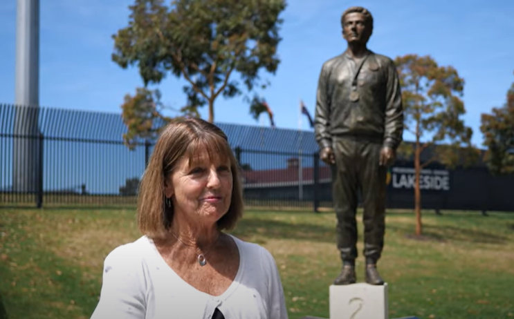Peter Norman's second wife, Jan, standing in front of his statue in Melbourne, recalled for World Athletics his recollections of the sights and sounds of the 1968 Mexico Olympics protest in which he became involved ©World Athletics