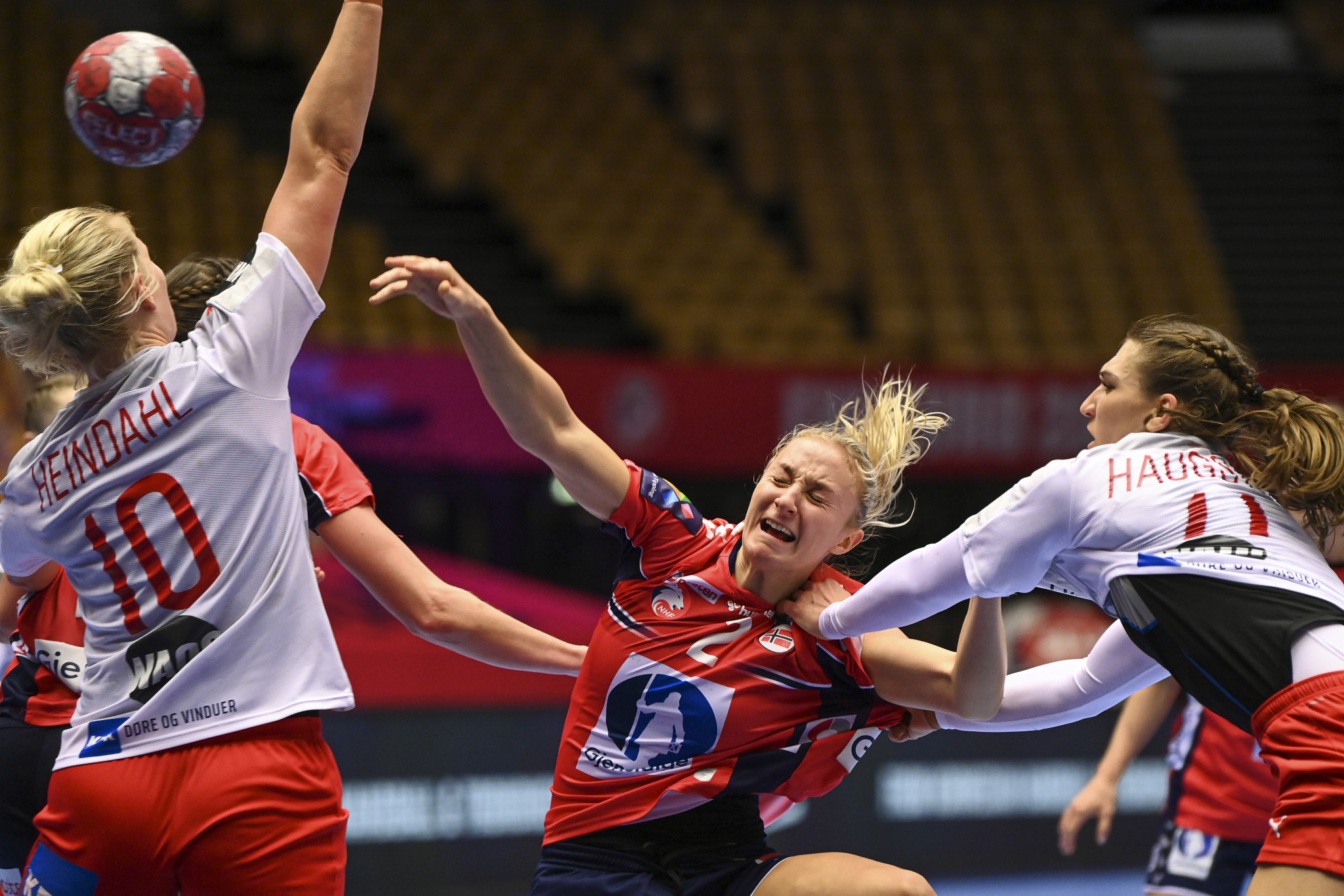Norway (red shirts) overturned a half-time deficit to beat hosts Denmark in the semi-finals of the European Women's Handball Championship ©Getty Images