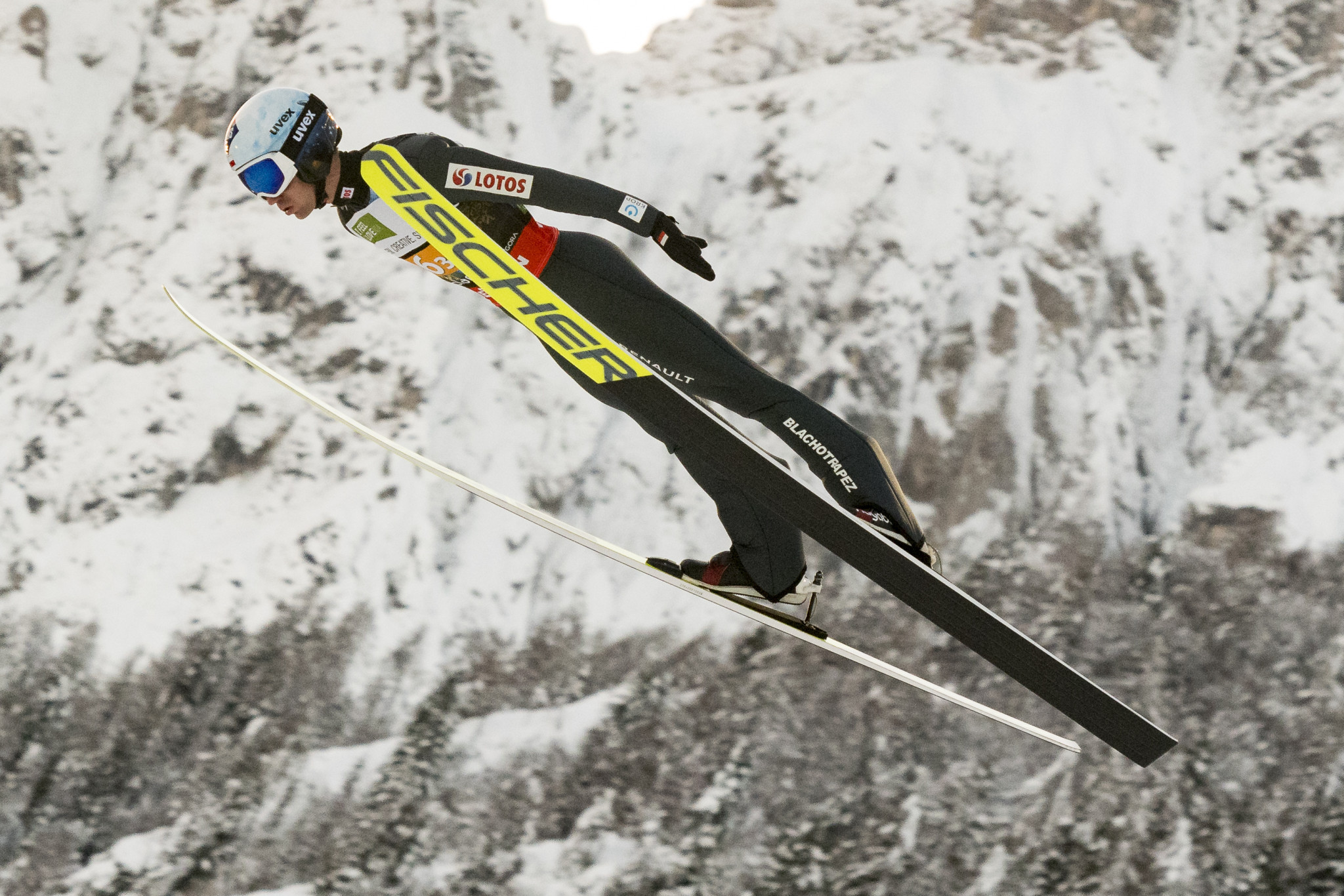 Polish ski jumpers receive late approval to compete in Oberstdorf after second COVID-19 test