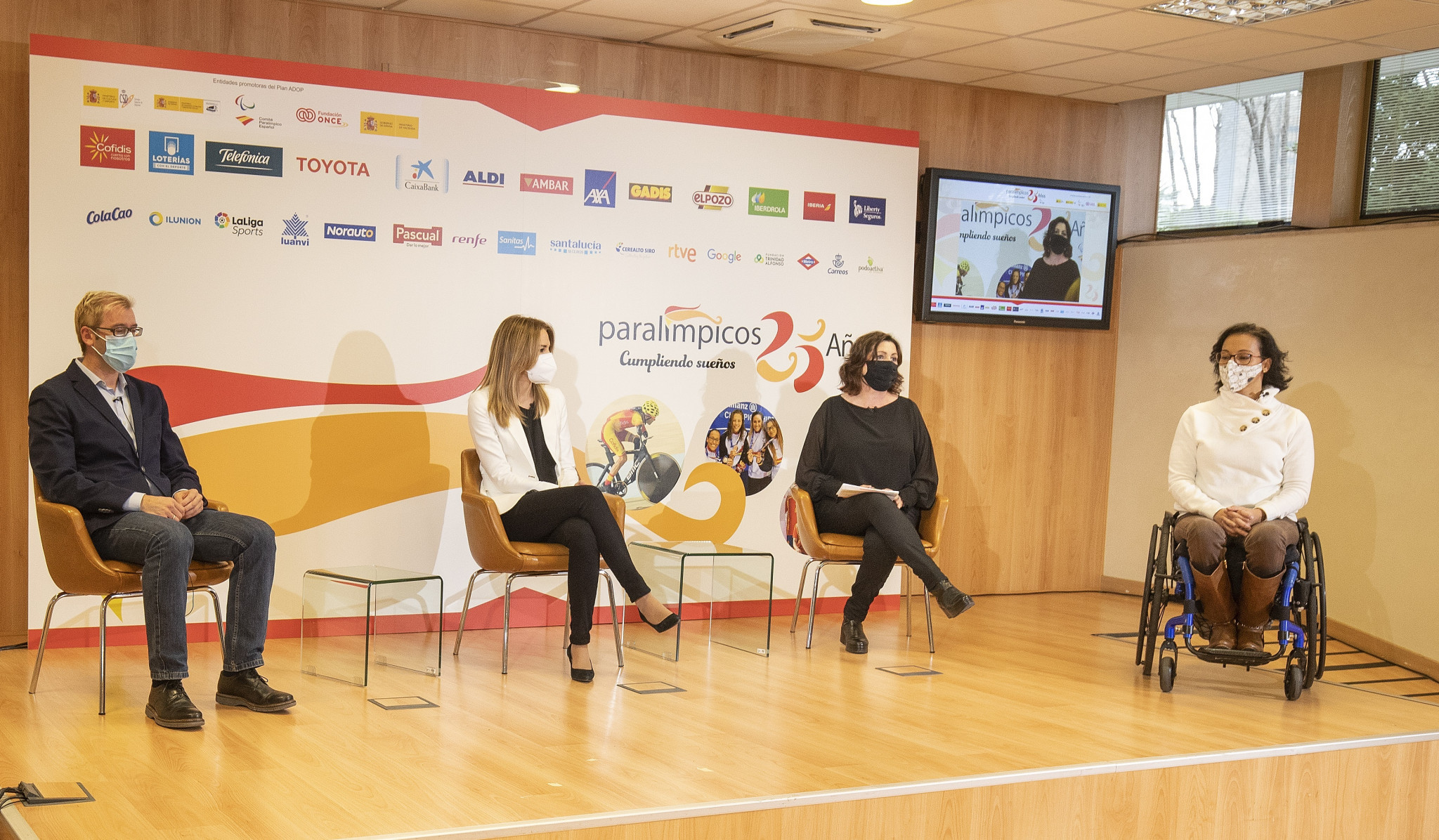 Para-athletes and members of the Spanish Paralympic Committee reflected on the past 25 years ©CPE