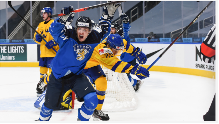 Finland staged a dramatic comeback over Sweden to progress to the semi-finals ©IIHF