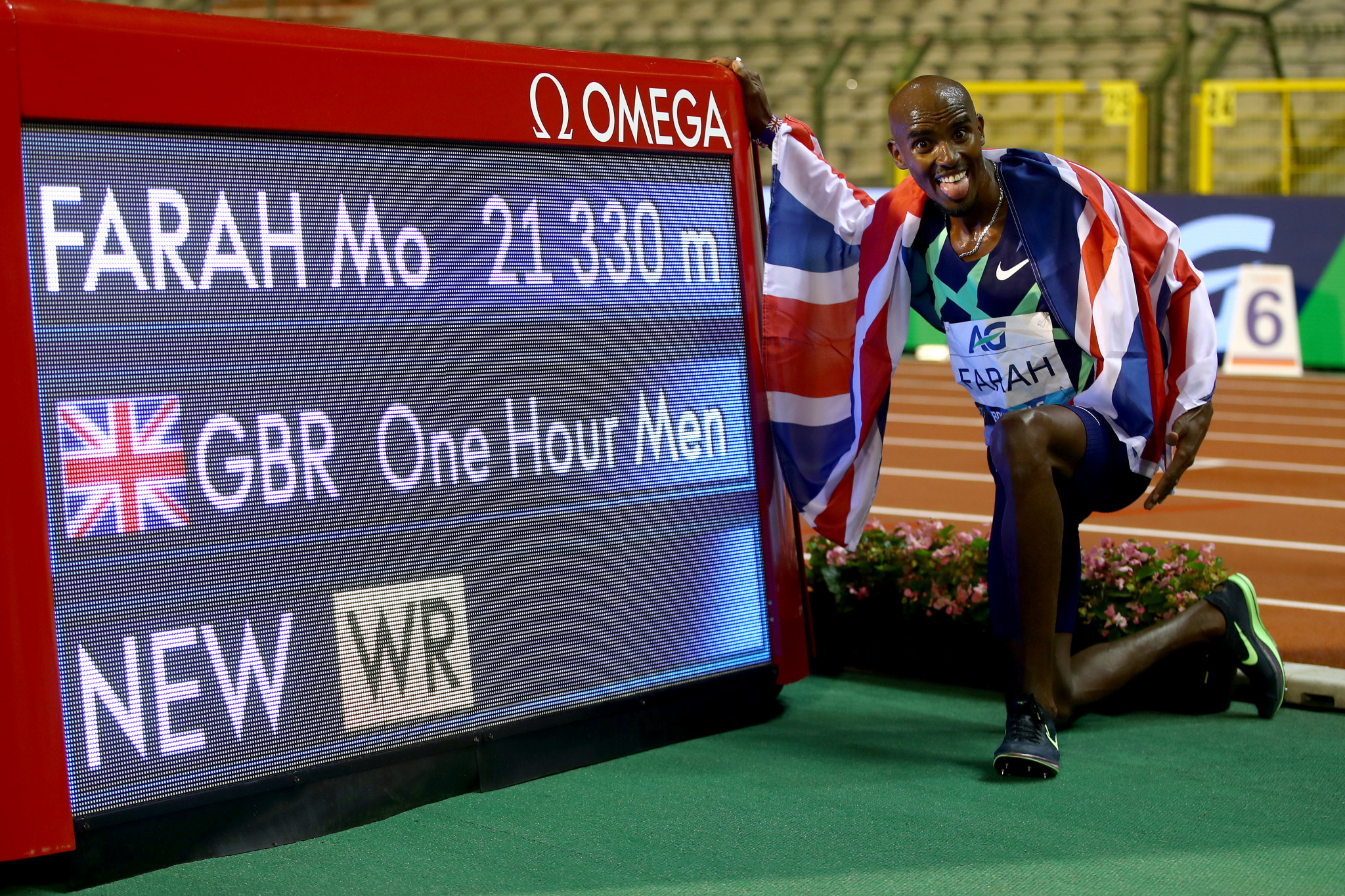 Mo Farah wore high-tech Nike spikes as he broke the men's one-hour world record in September ©Getty Images