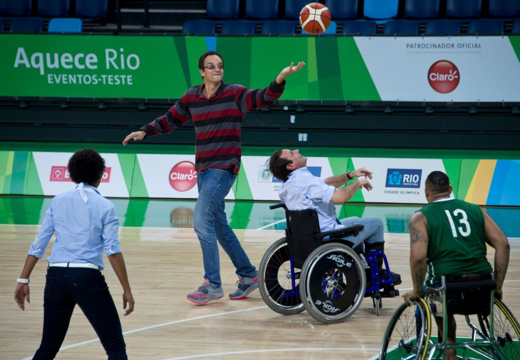 Rio Mayor Eduardo Paes (centre) playing wheelchair basketball at the opening of the Arena 1 Carioca venue ©Getty Images