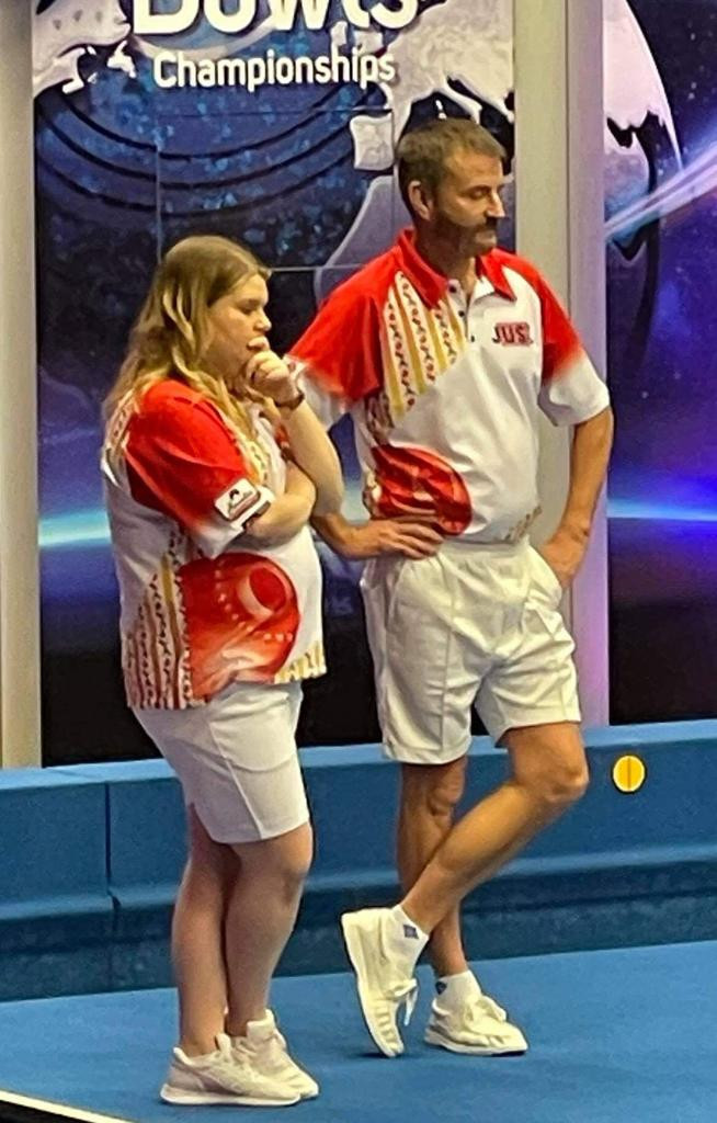 David Gourlay and Katherine Rednall reached the mixed pairs semi-finals at the World Indoor Bowls Championships after triumphing in a deciding end in the tie-break ©World Bowls Tour