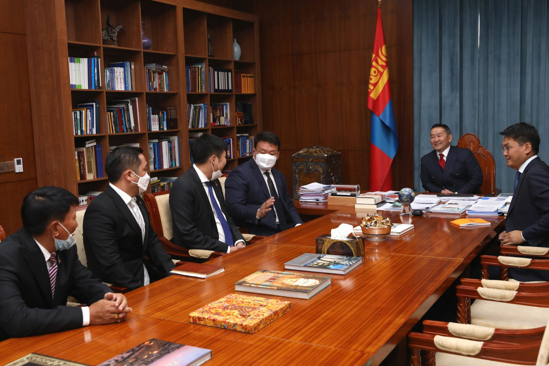Mongolia NOC President meets head of state to discuss Olympic preparations