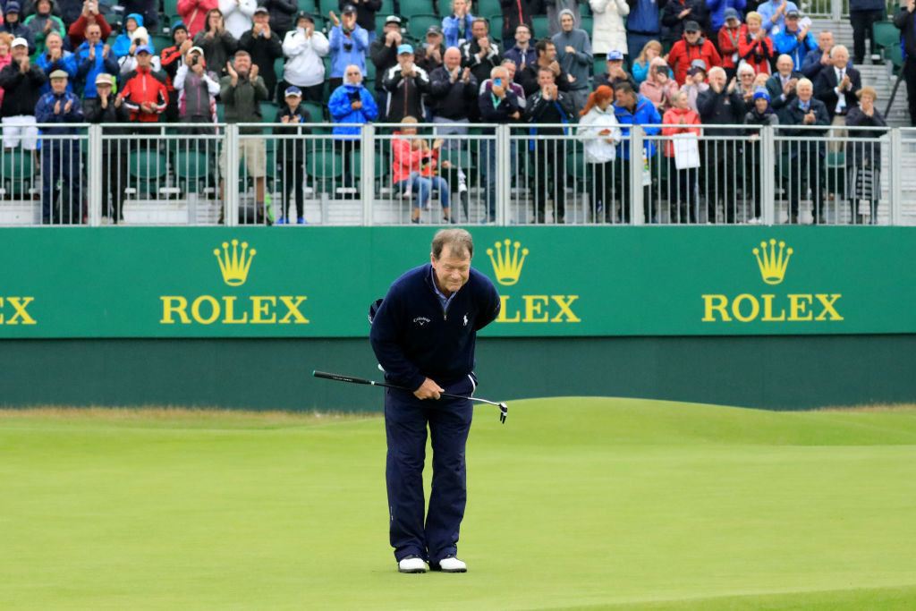 Tom Watson, taking a bow at the 2019 Open Championship, came tantalisingly close to winning that event 10 years earlier, aged just short of 60 ©Getty Images