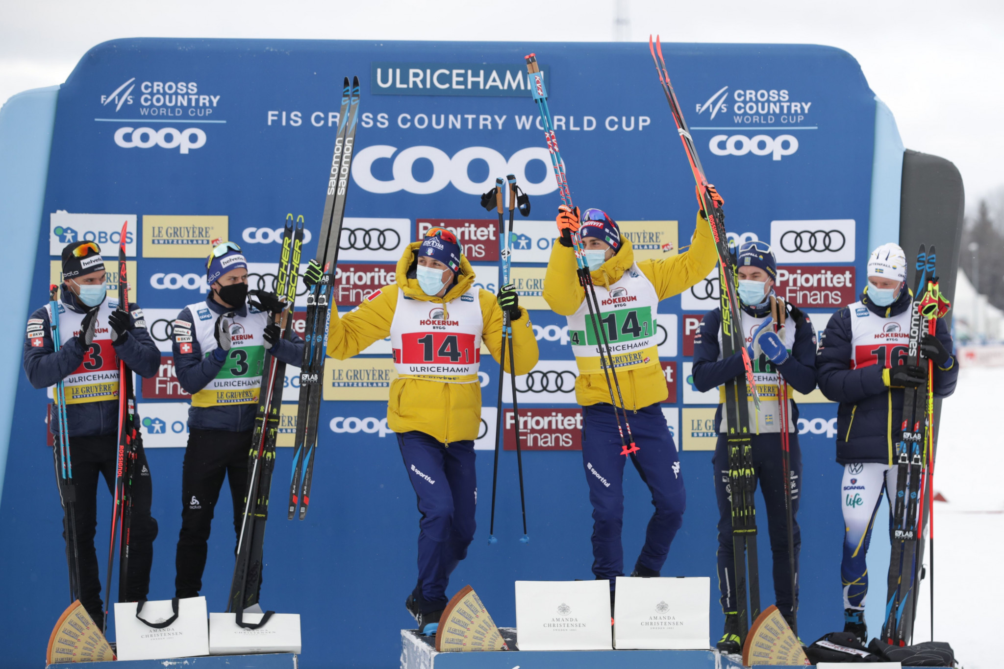Italian duo Francesco de Fabiani and Federico Pellegrino stand at the top of the podium in Ulricehamn ©Getty Images