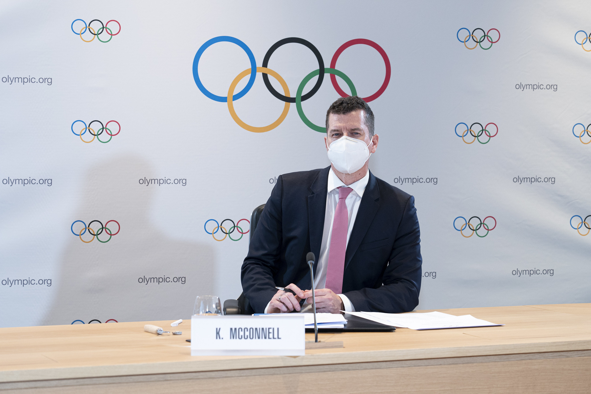IOC sports director Kit McConnell sent a stern warning to the IWF Executive Board over weightlifting's Olympic status last week ©IOC
