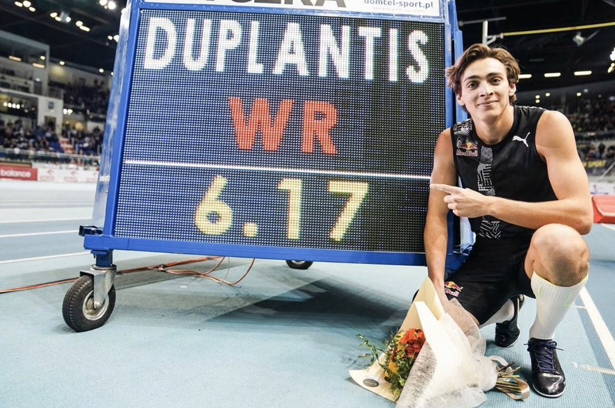 Mondo Duplantis broke Renaud Lavillenie's world pole vault record of 6.16 metres in February 2020, and raised it to 6.18m a few days later ©Getty Images
