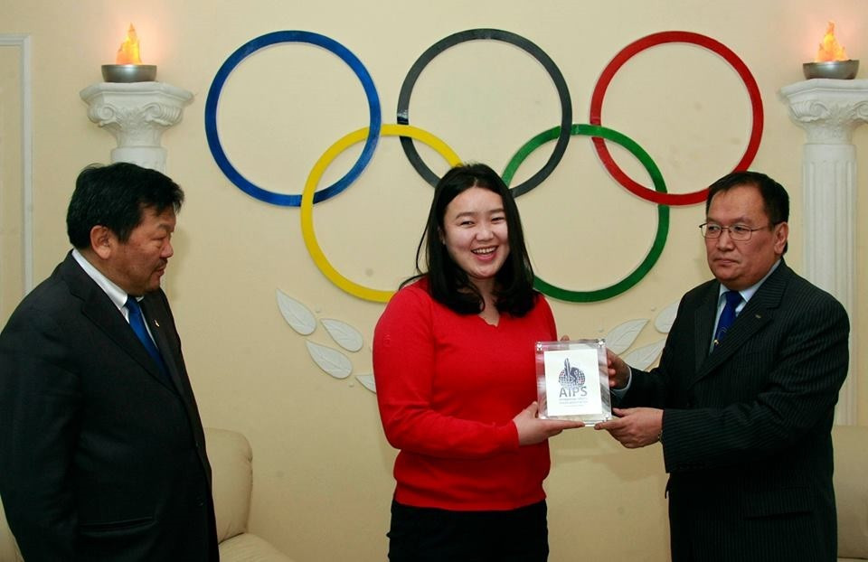 Jargalsaikhan Tsetsegmaa was presented the award as Mongolia's Olympic House ©MNOC