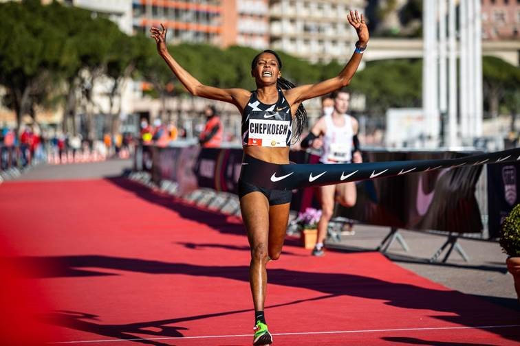 Beatrice Chepkoech shaved one second off the previous 5km world record ©Global Sports Communication