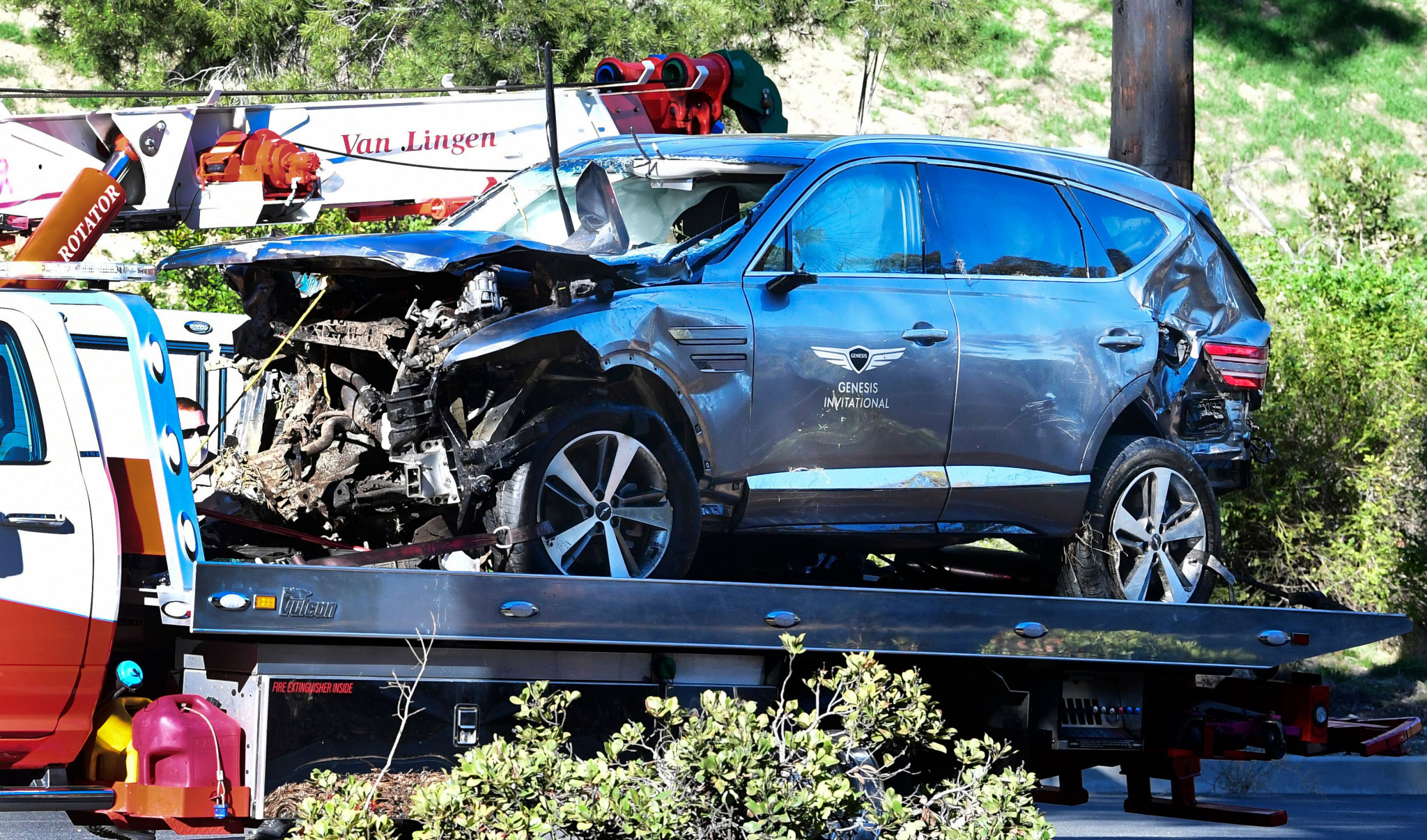 Tiger Woods' car showed significant damage after the crash ©Getty Images