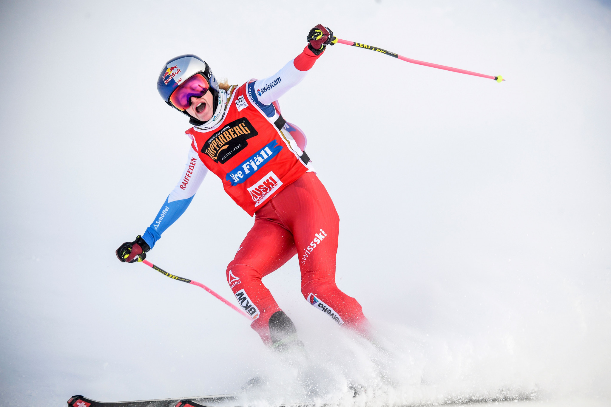 Photo-finish win in Bakuriani earns Smith third FIS Ski Cross World Cup title