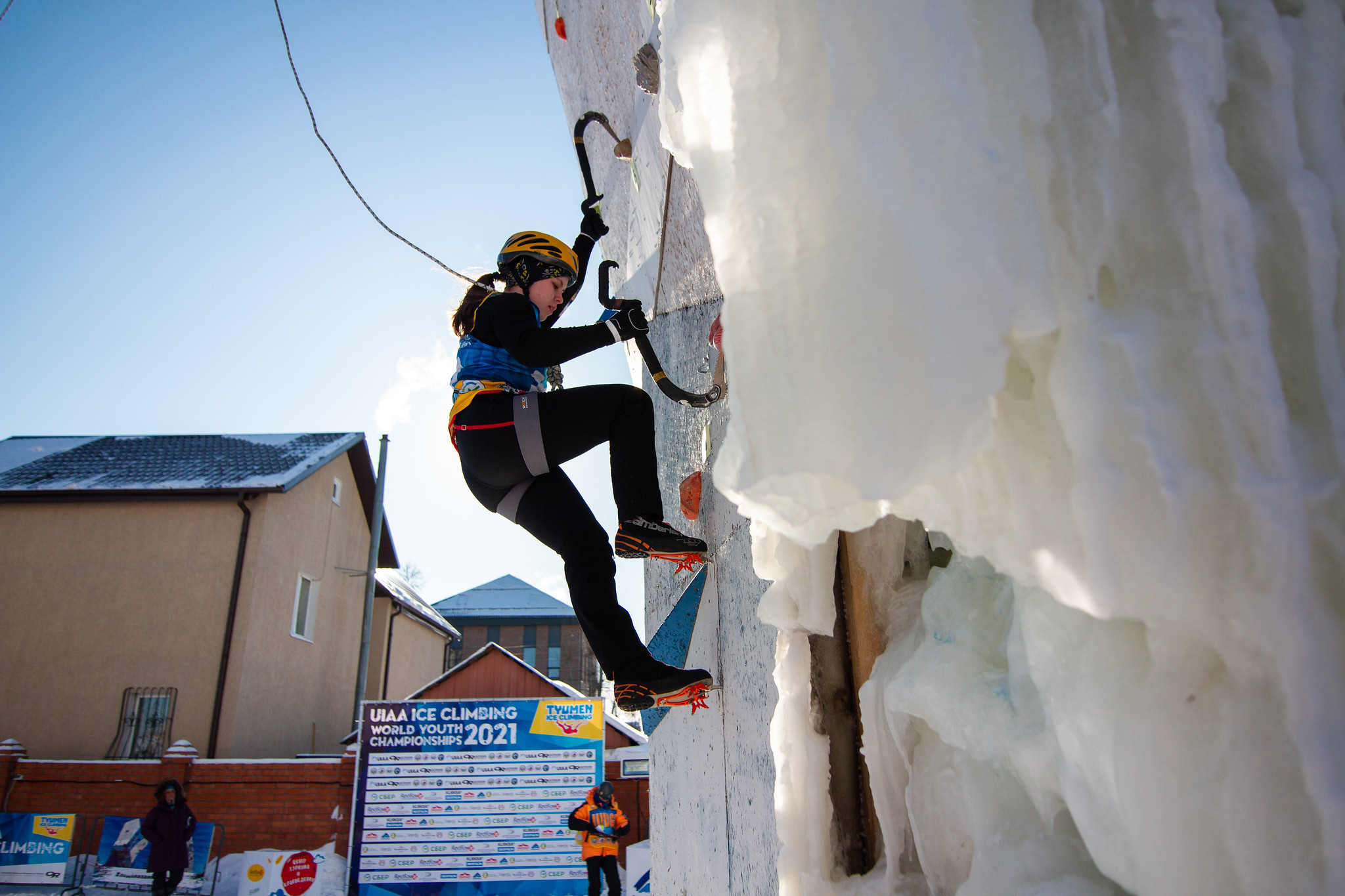 Russia dominate speed finals at UIAA Ice Climbing World Youth Championships