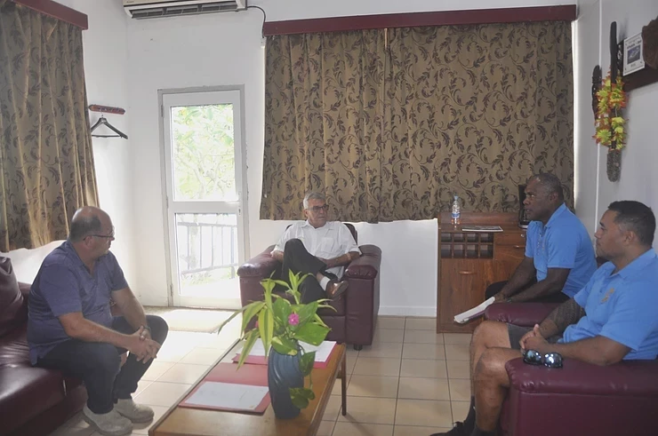 VASANOC's President James Malau, second from right, meeting with Port-Vila Mayor Erick Puyo-Festa, centre ©VASANOC
