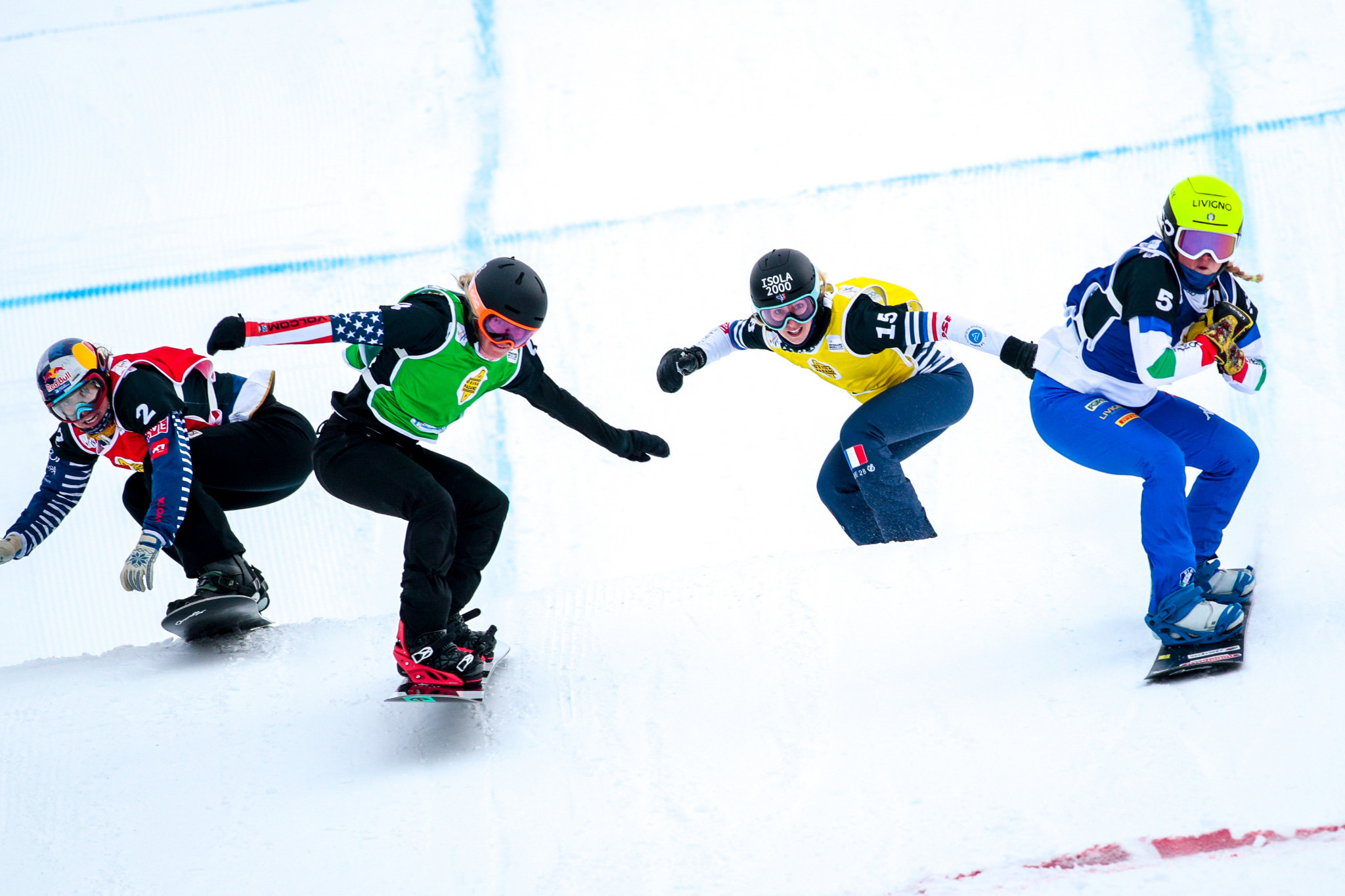 Moioli and Samková level on points entering Snowboard Cross World Cup finale