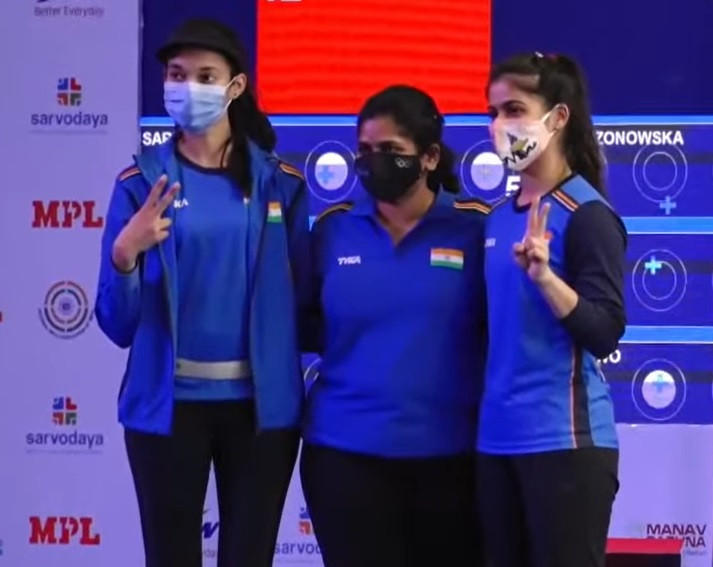 Manu Bhaker, Rahi Sarnobat and Chinki Yadav secured victory for India  in the women’s team 25-metre pistol final ©ISSF