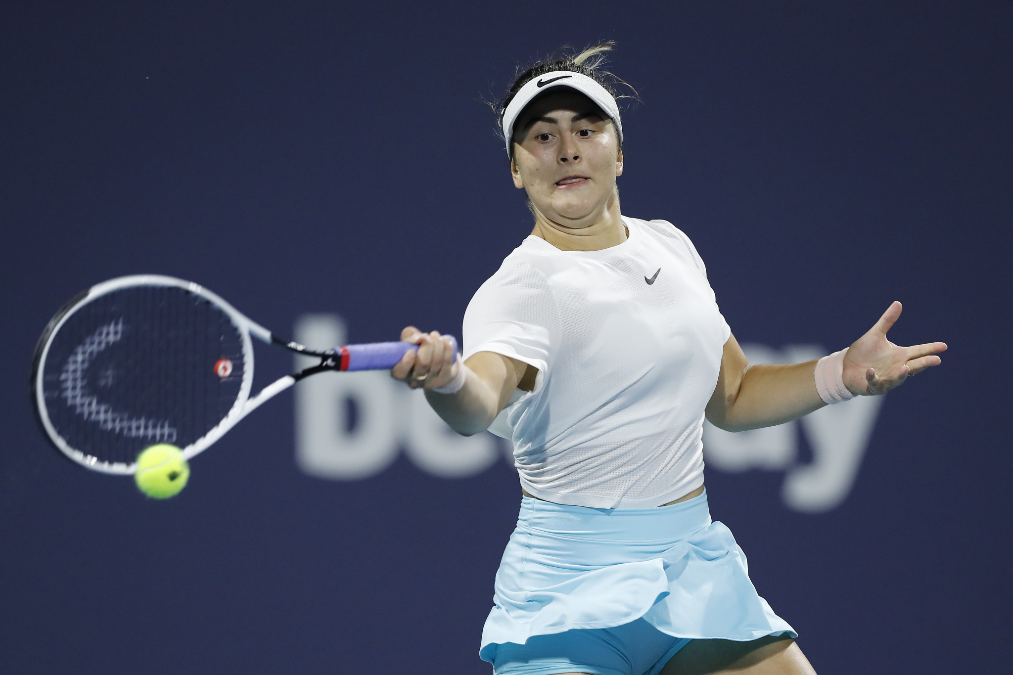 Andreescu overcomes Sakkari in early hours to reach Miami Open final