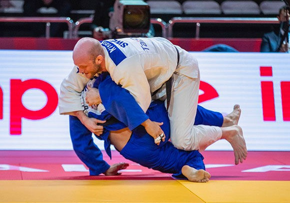 Marcus Nyman, in white, won his second Grand Slam gold medal in as many weeks after beating Krisztian Toth in Antalya ©IJF