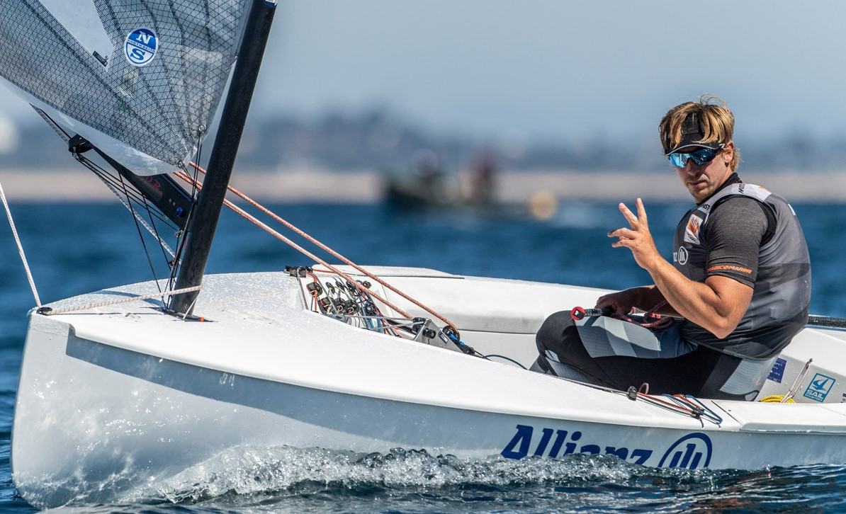 Overnight leader Zsombor Berecz was overtaken on day two of the 2021 Finn Open and Under-23 Championships in Vilamoura by Spain's Joan Cardona, who won both of the day's races ©finneuropeans