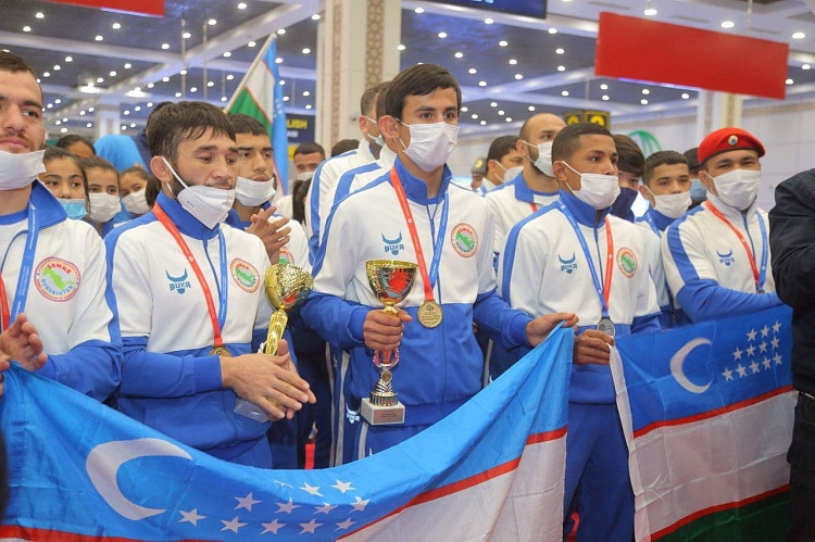  Uzbek athletes and coaches granted financial rewards for World Sambo Championships success