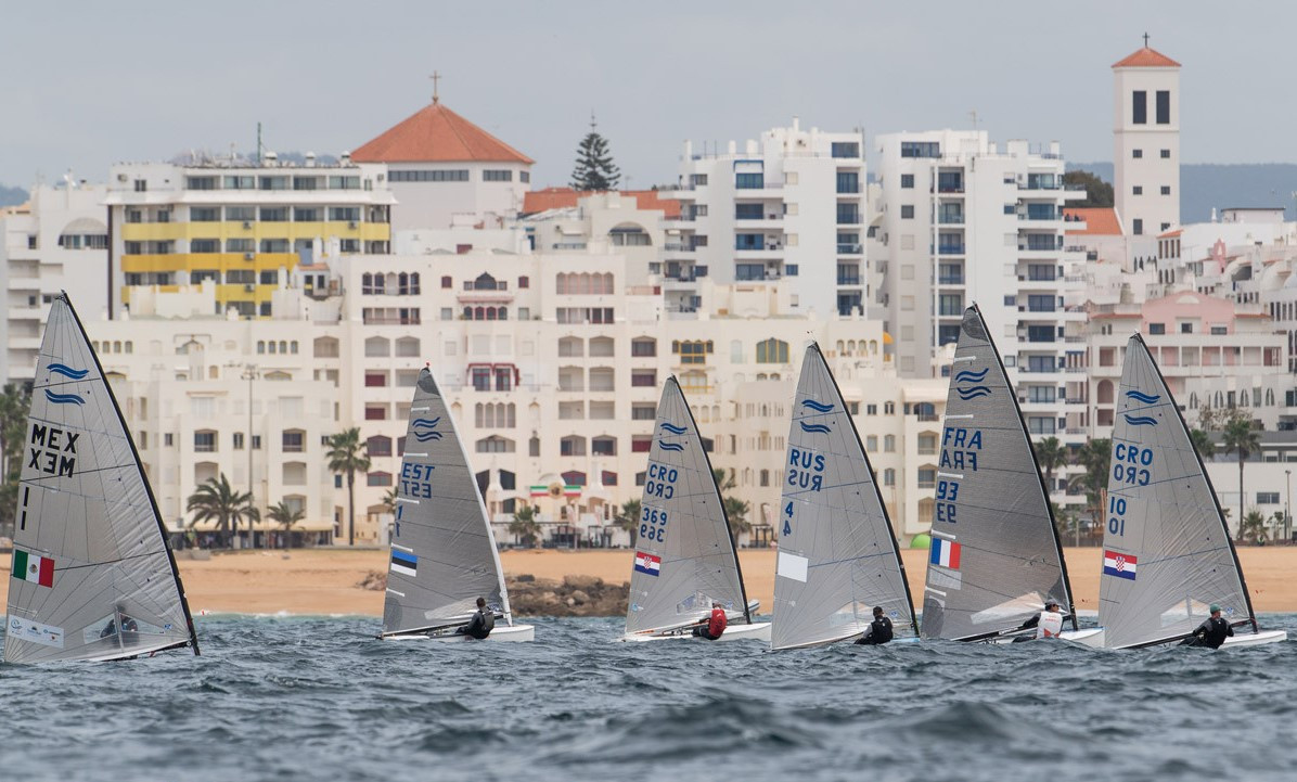 Hungary's Zsombor Berecz and Britain's Rio 2016 gold medallist Giles Scott moved into the top two places at the Finn European Championship in Vilamoura as Spain's 22-year-old leader had a day of mixed fortunes ©vilamourasailing
