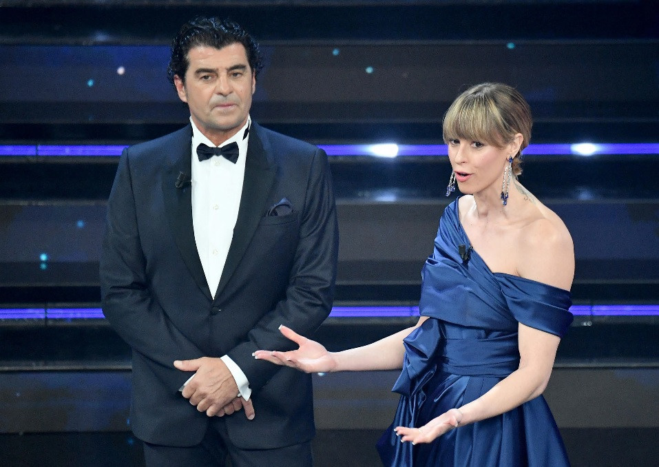 Alberto Tomba and Federica Pellegrini both took part in a special ceremony to unveil the Milan Cortina 2026 logo ©Milan Cortina 2026