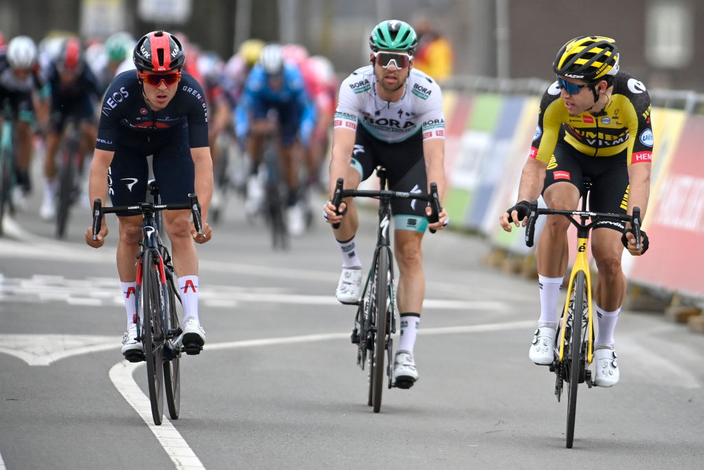 Van Aert takes Amstel Gold win over Pidcock on photo finish after Vos wins women’s race