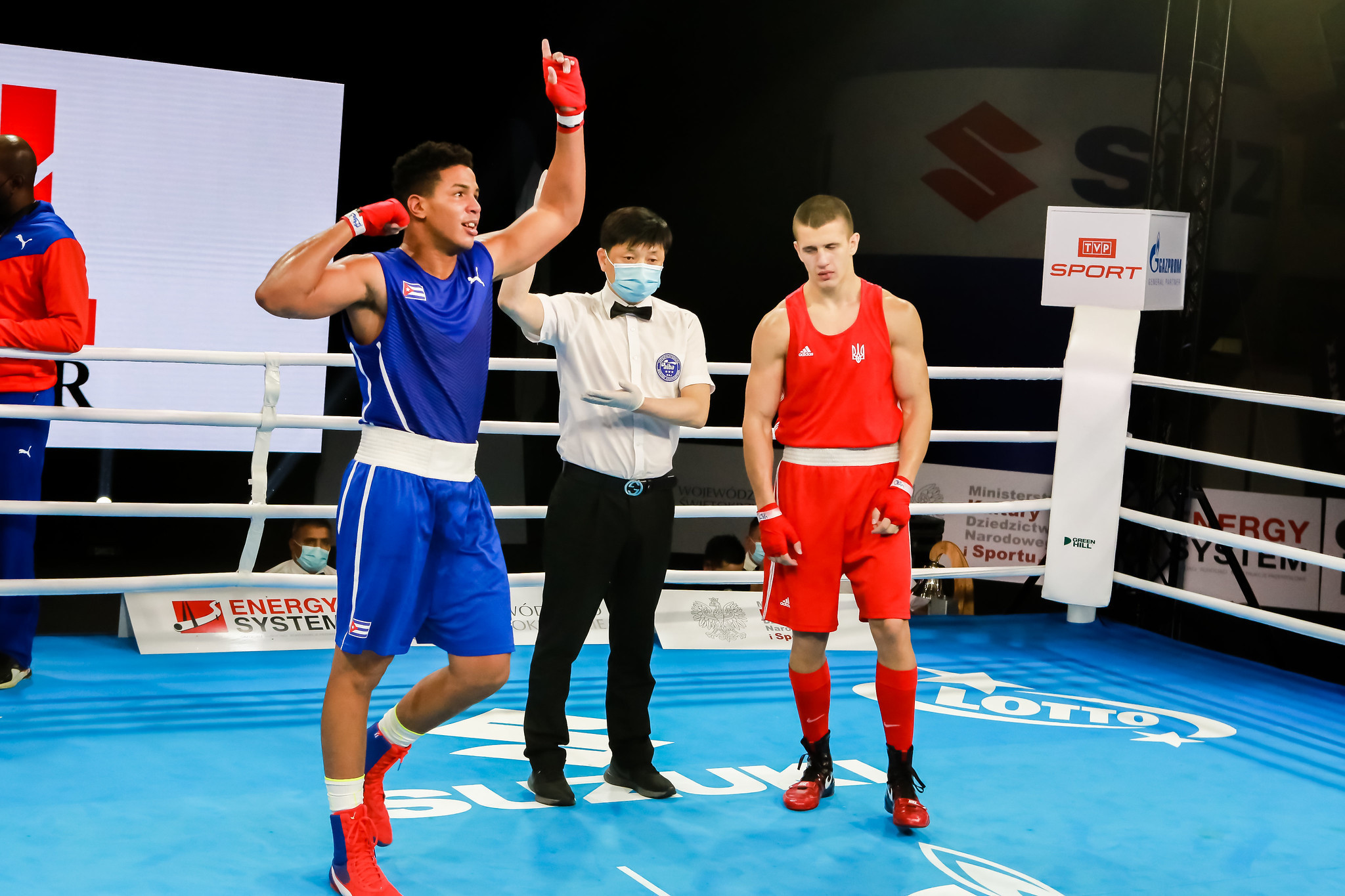 Cuban Jorge Luis Felimon Lobaina, in blue, joined Gupta in the men's heavyweight semi-finals, and they could clash for the gold medal ©AIBA